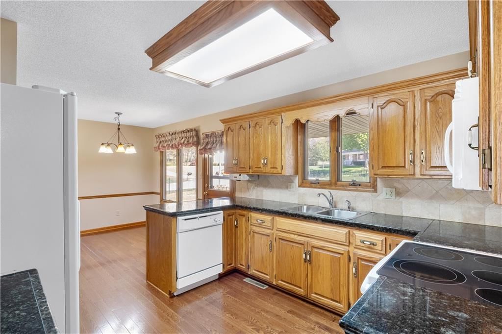 2501 S Seminole Drive — photo 11
