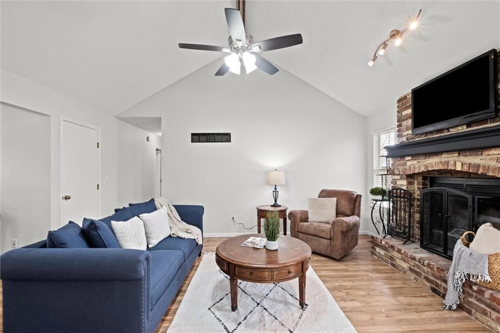 3304 SE ADAMS Drive — photo 9