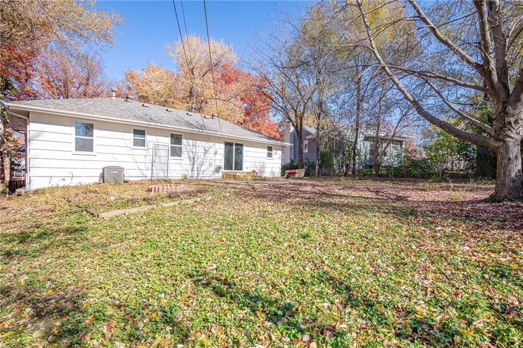 3405 E 106th Terrace — photo 28