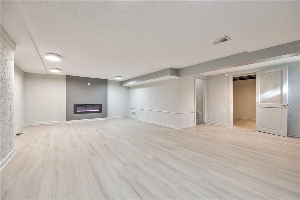 8269 Monrovia Street — photo 26