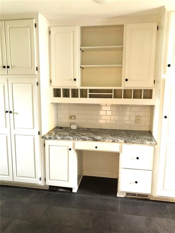 9810 Connell Drive — photo 15