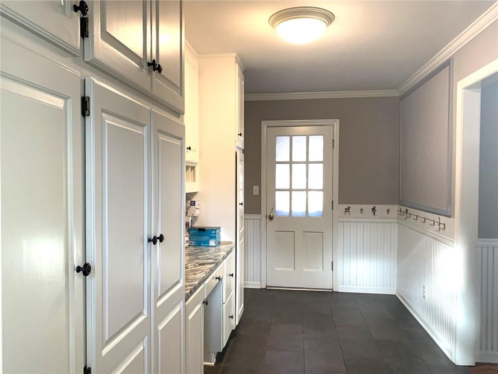 9810 Connell Drive — photo 17