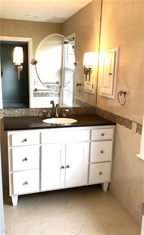 9810 Connell Drive — photo 30