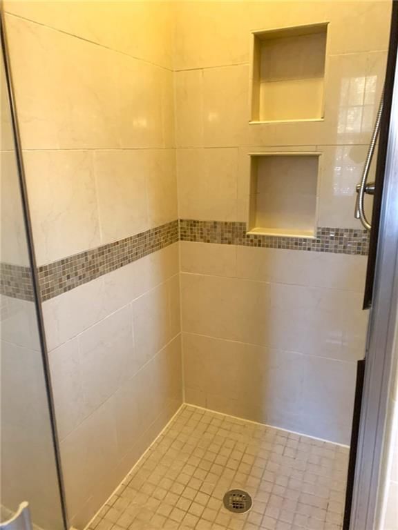 9810 Connell Drive — photo 34