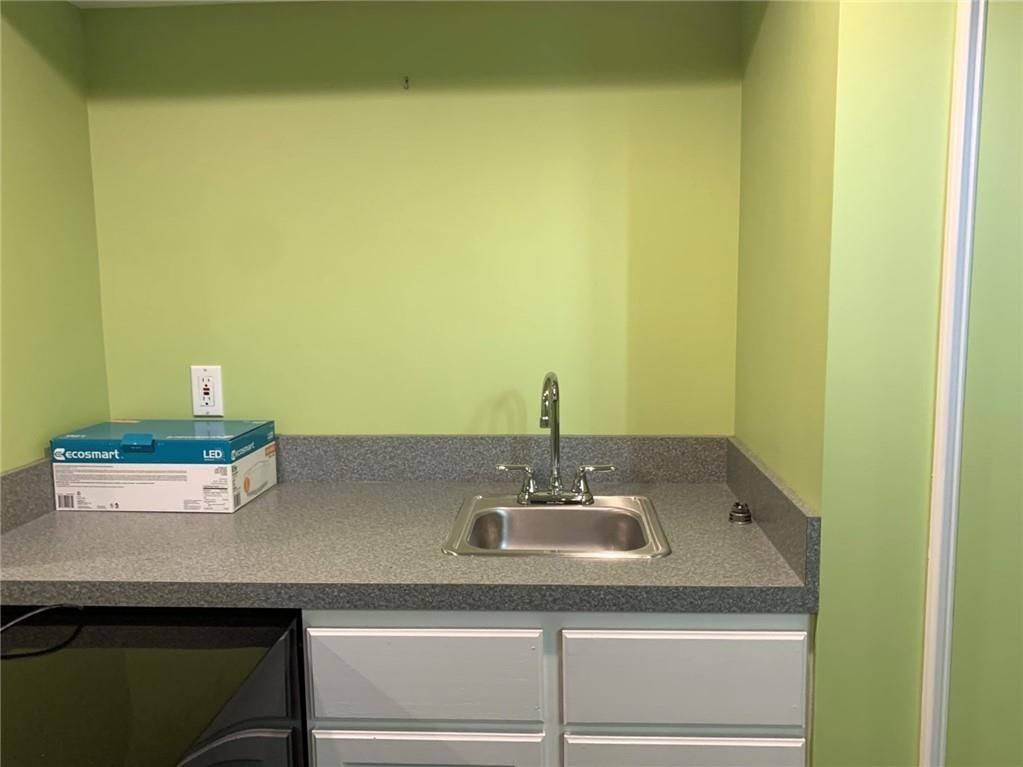 9810 Connell Drive — photo 48