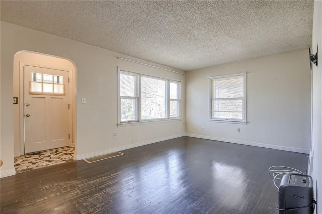 10037 Holmes Road — photo 14