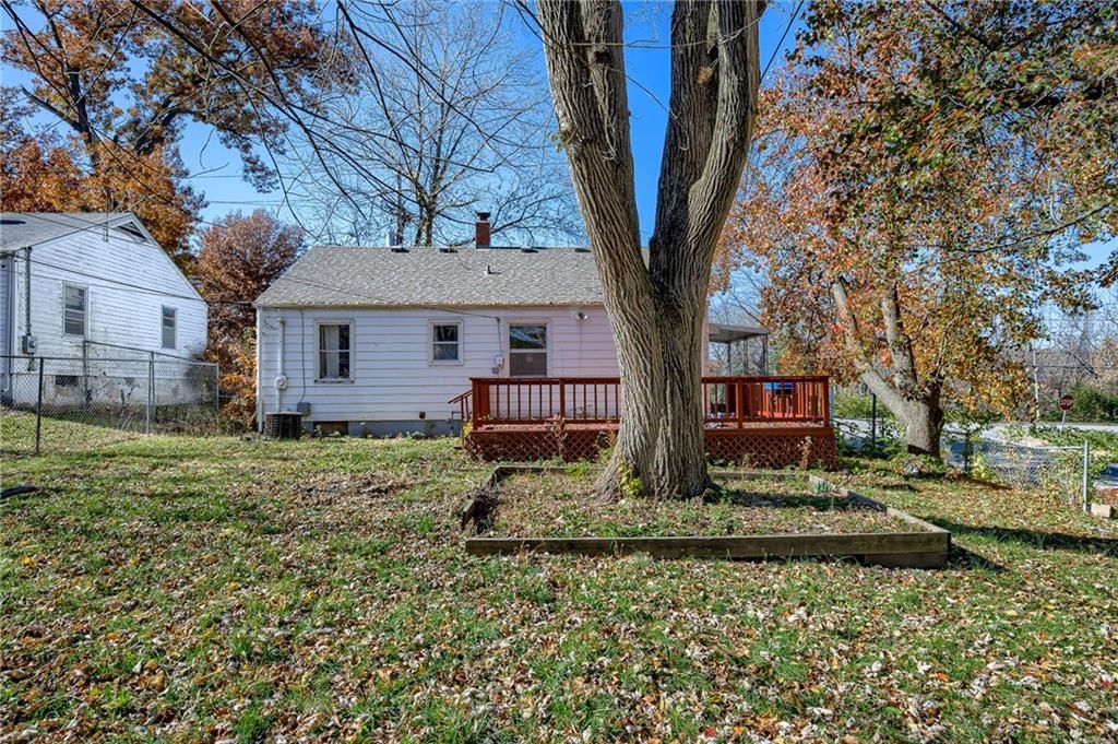 10037 Holmes Road — photo 21