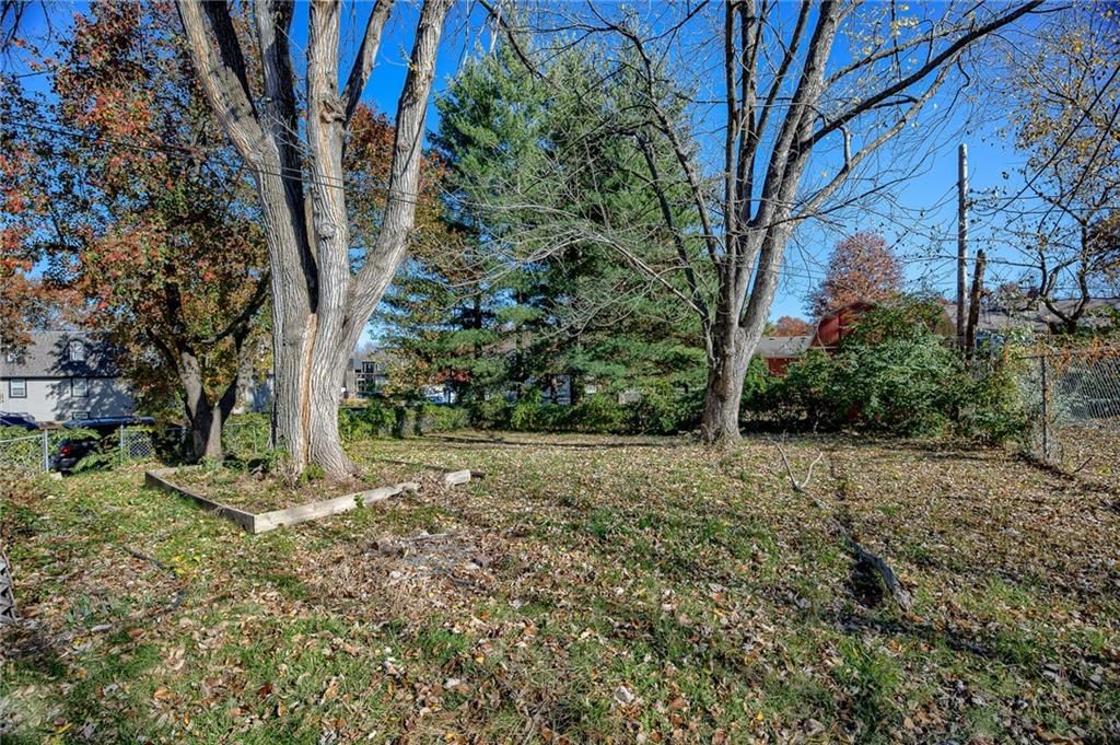 10037 Holmes Road — photo 25