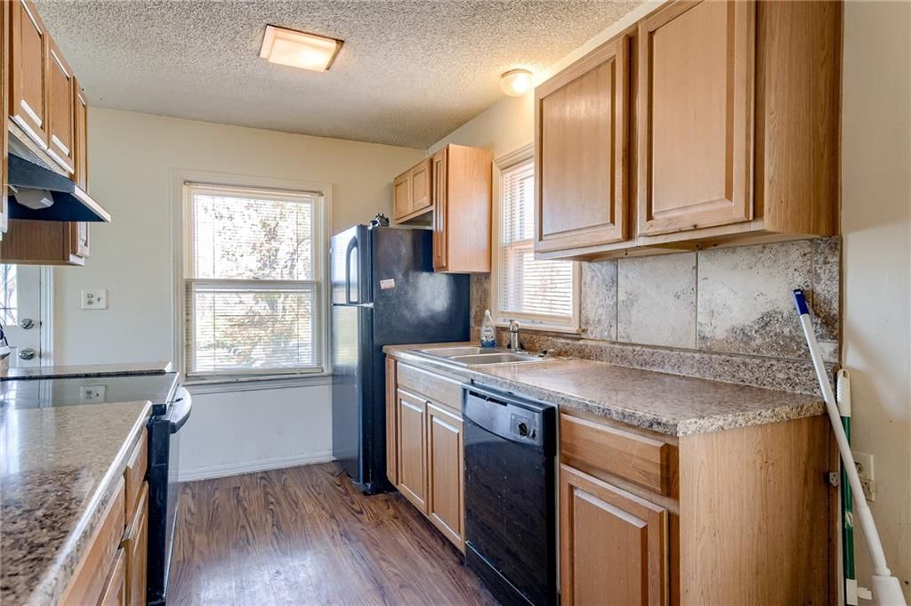 10037 Holmes Road — photo 8