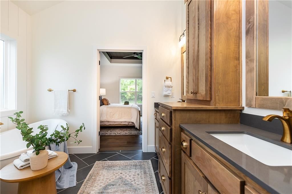 3813 W 187th Street — photo 23