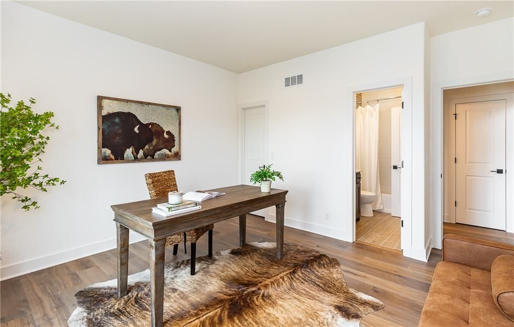 3813 W 187th Street — photo 8