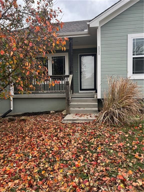 111 E Timberlake Drive — photo 2