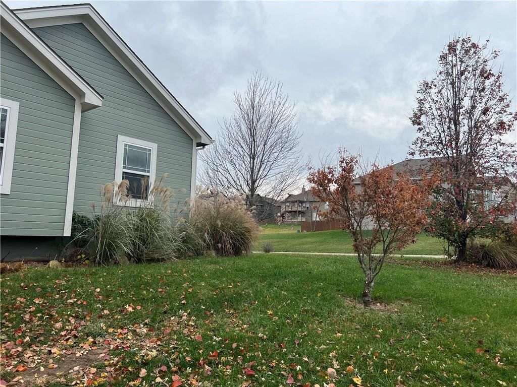 111 E Timberlake Drive — photo 31