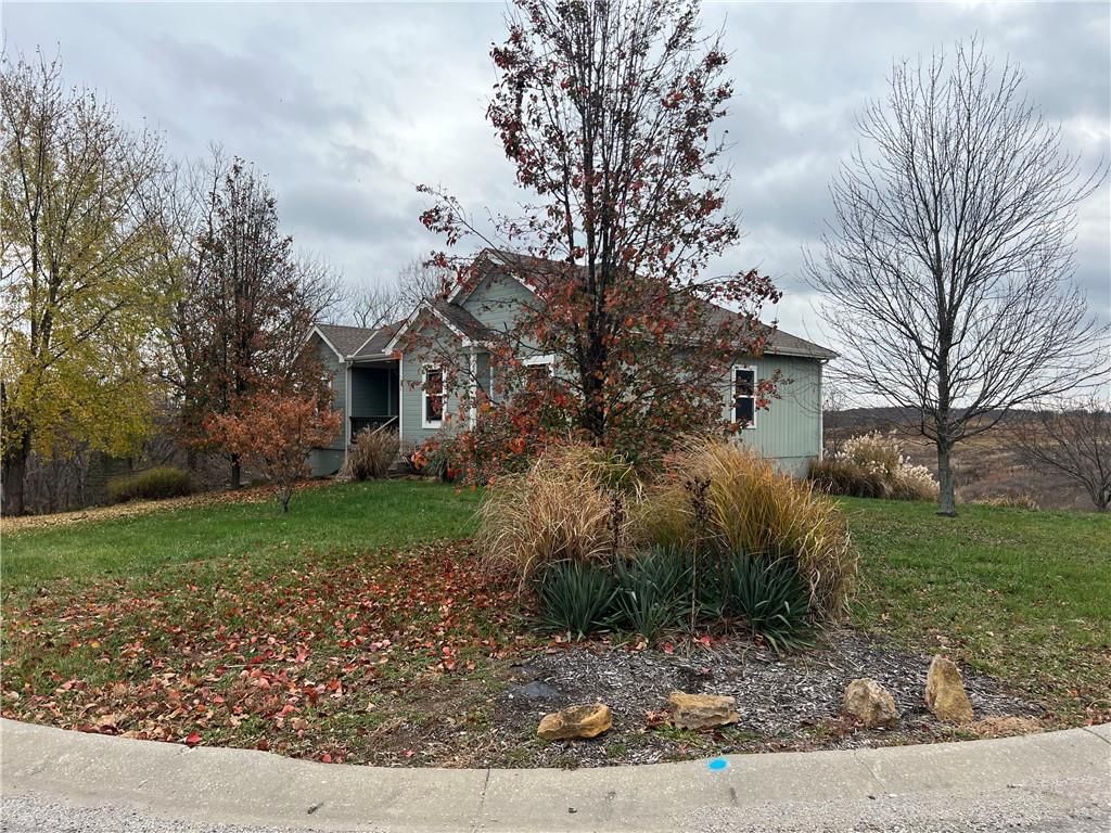 111 E Timberlake Drive — photo 32