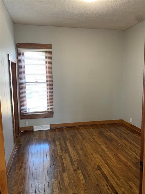 513 W Mckay Street — photo 19
