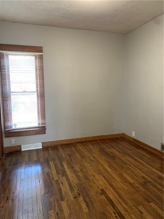 513 W Mckay Street — photo 20
