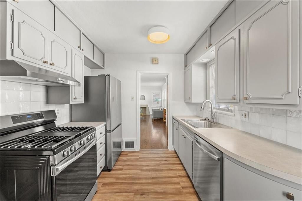 5735 Lydia Avenue — photo 17