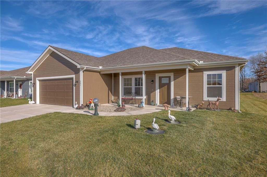 301 S Dalton Drive — photo 2