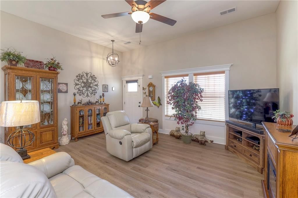 301 S Dalton Drive — photo 5