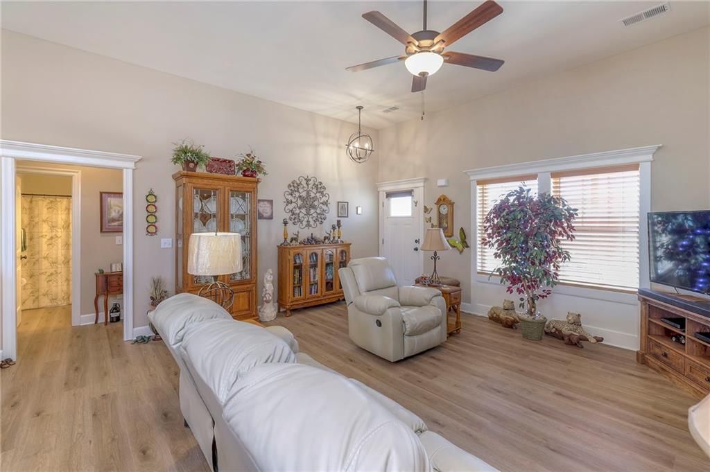301 S Dalton Drive — photo 6