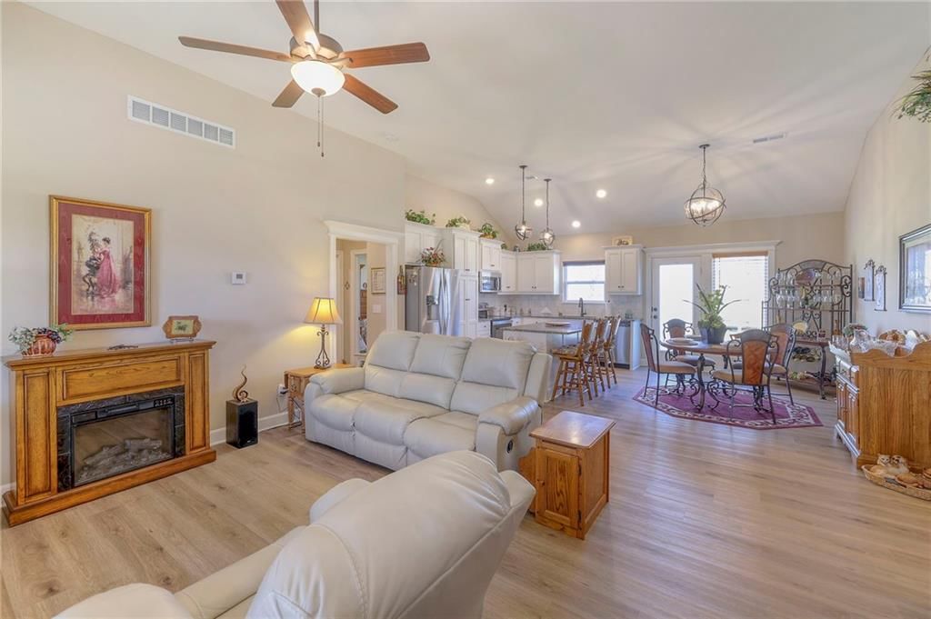 301 S Dalton Drive — photo 7