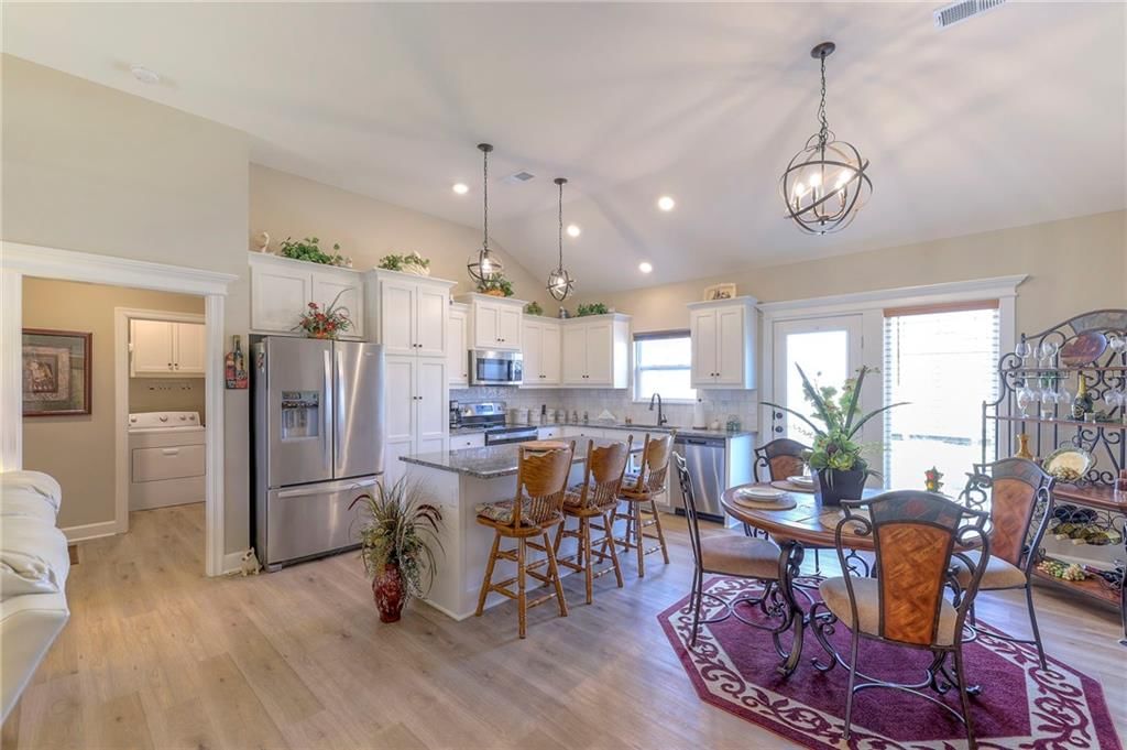 301 S Dalton Drive — photo 8