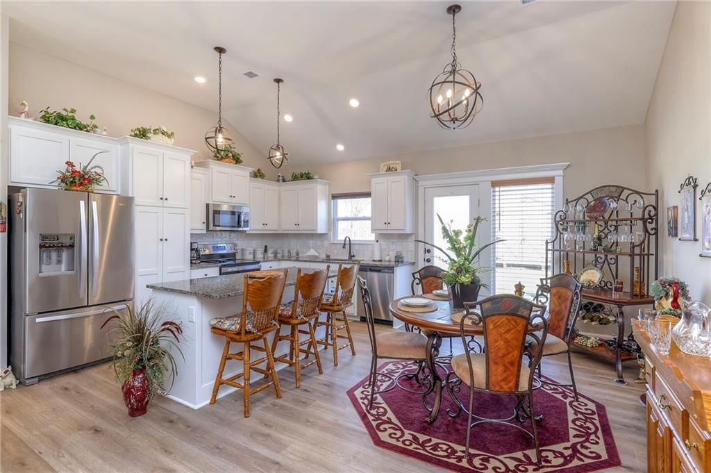 301 S Dalton Drive — photo 9