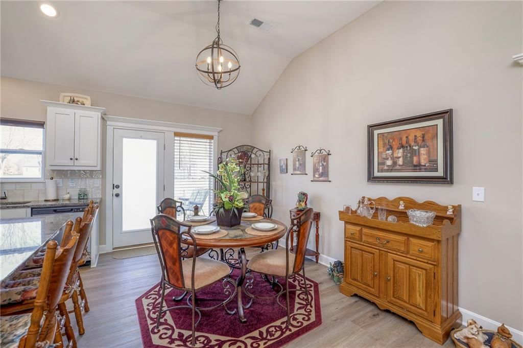 301 S Dalton Drive — photo 10