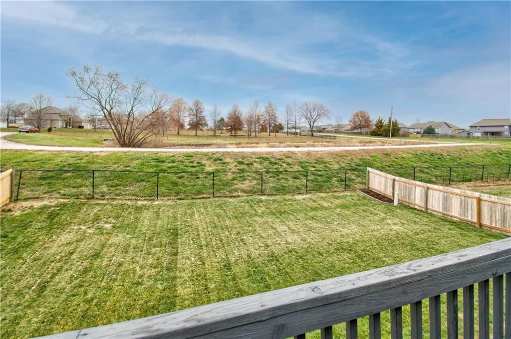 1805 NW Pond Avenue — photo 25