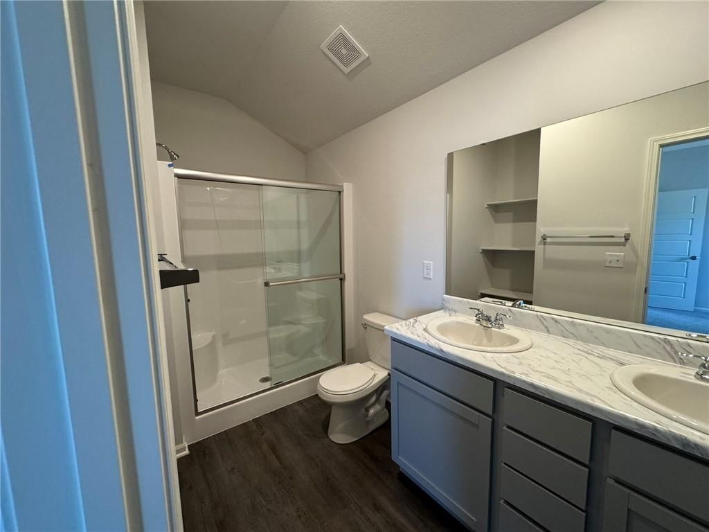 1005 Redbud Drive — photo 9
