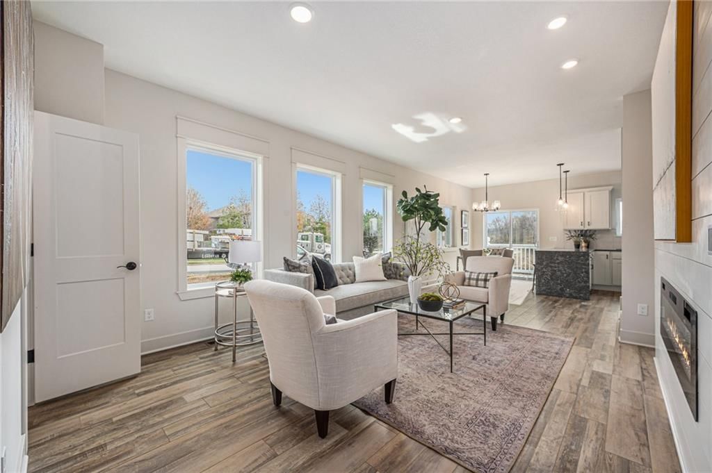 22910 W 72nd Terrace — photo 12
