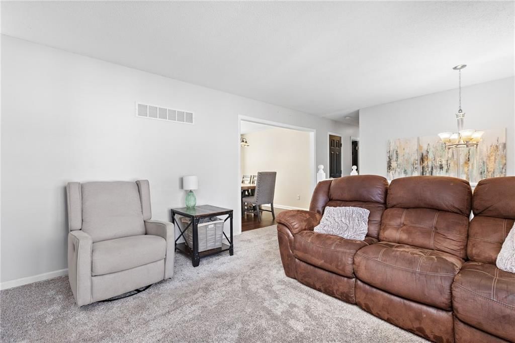 10611 W 48th Street — photo 7