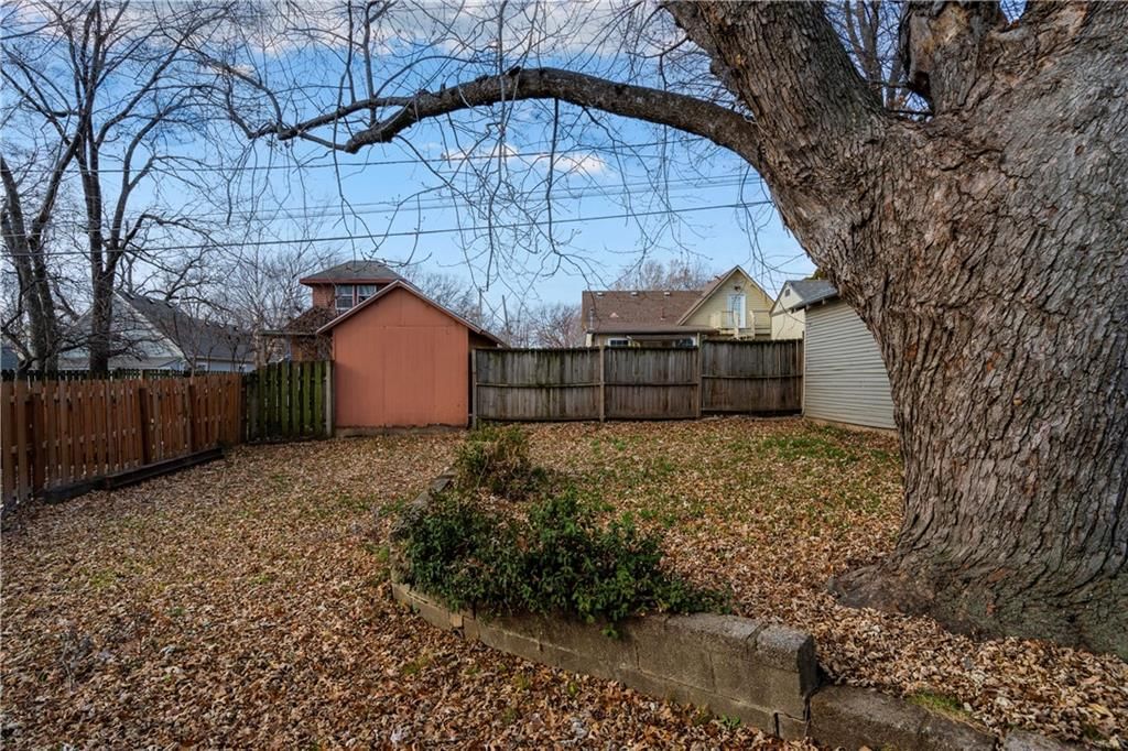 4130 Bell Street — photo 28