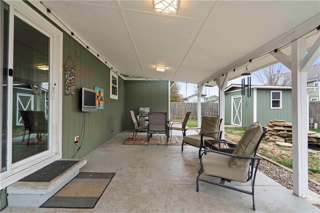 498 E 12th Terrace — photo 31