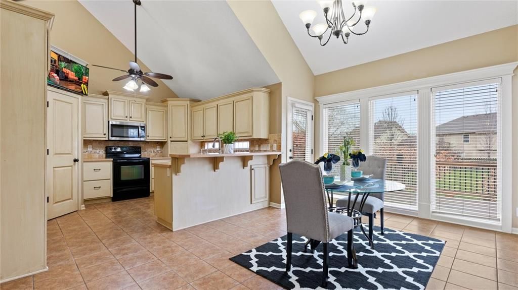 7709 DOVE Avenue — photo 6