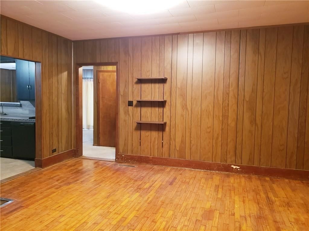 812 S Cherokee Street — photo 4