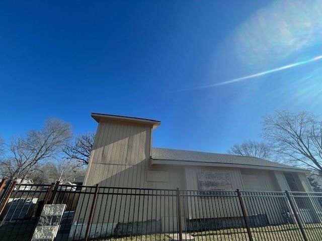 2300 E 41st Street — photo 5