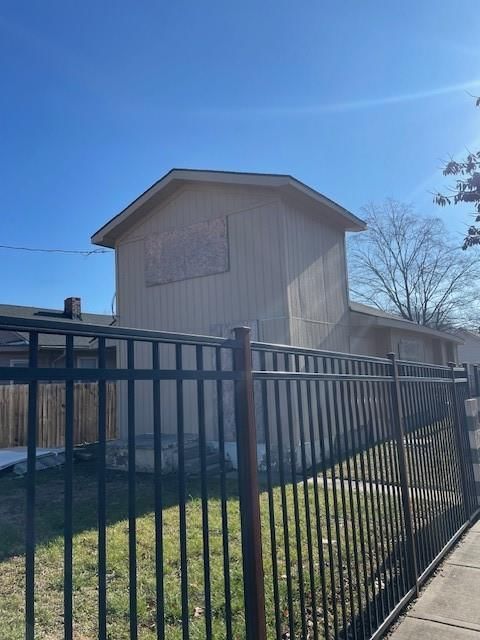 2300 E 41st Street — photo 6
