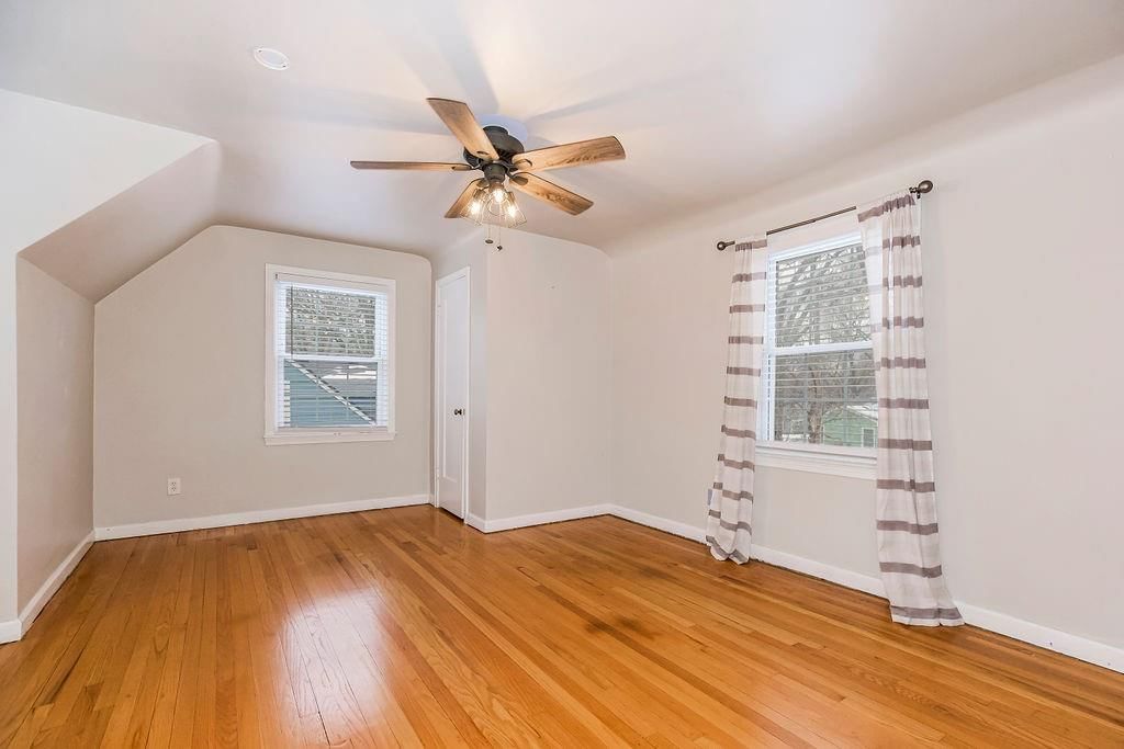 1264 W GREGORY Boulevard — photo 26