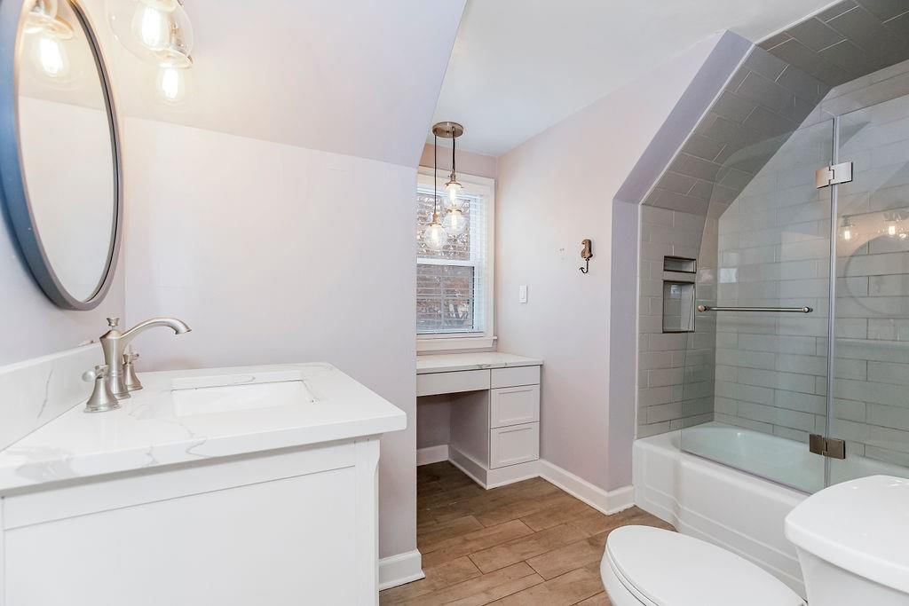 1264 W GREGORY Boulevard — photo 27
