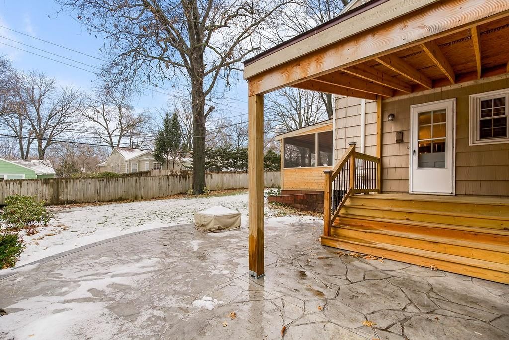 1264 W GREGORY Boulevard — photo 5
