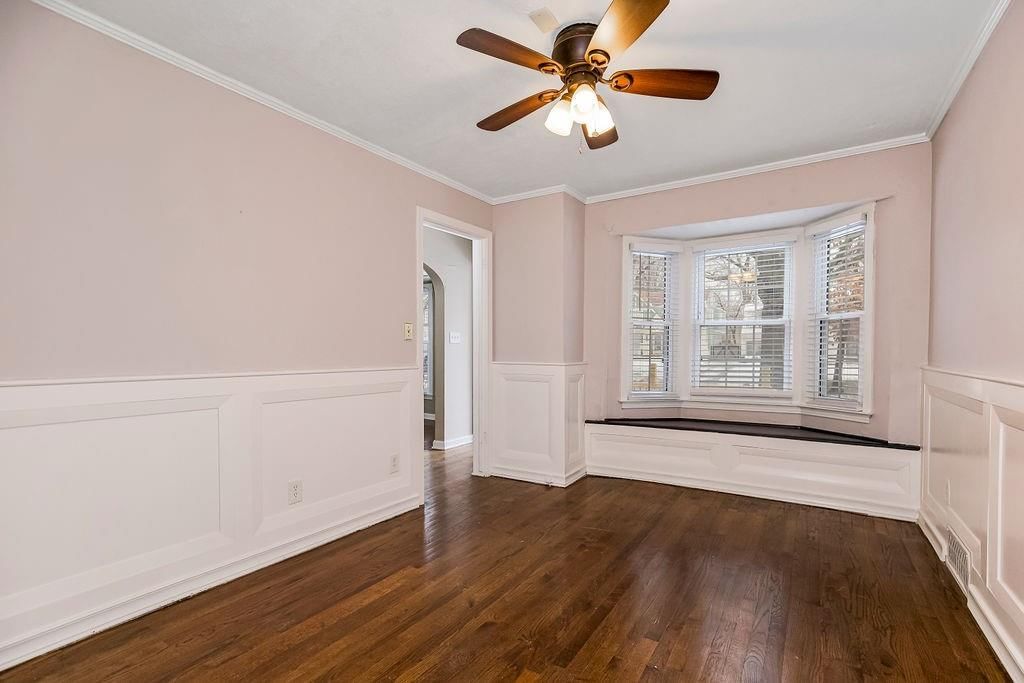 1264 W GREGORY Boulevard — photo 9