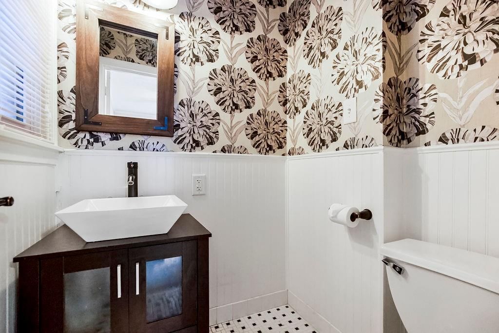 1264 W GREGORY Boulevard — photo 10
