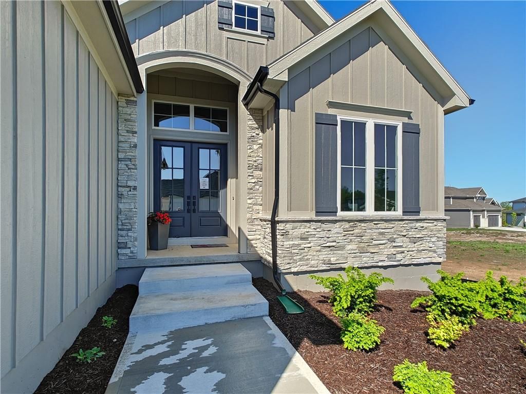 16724 Hayes Street — photo 3