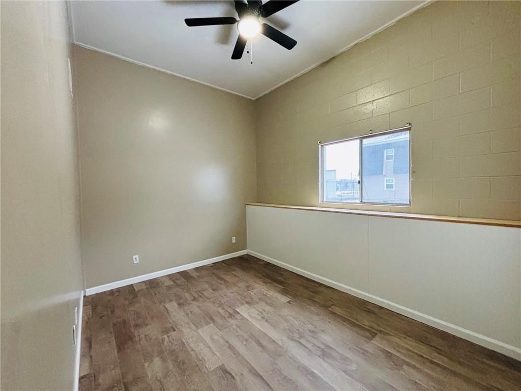 528 E Washington Street — photo 17