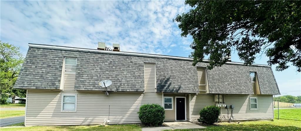 528 E Washington Street — photo 3