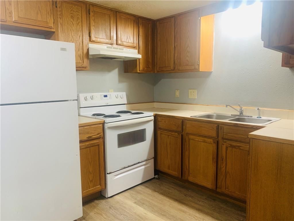 528 E Washington Street — photo 23