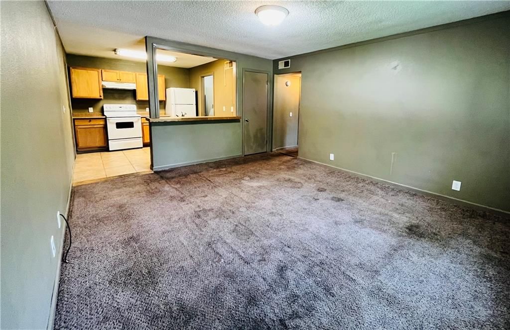 528 E Washington Street — photo 24