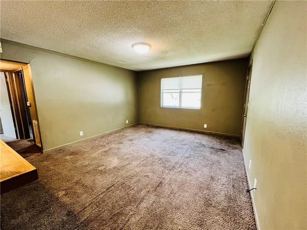 528 E Washington Street — photo 25