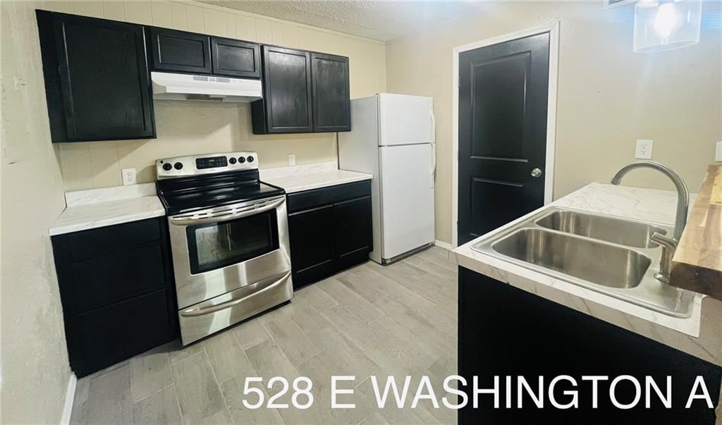528 E Washington Street — photo 4